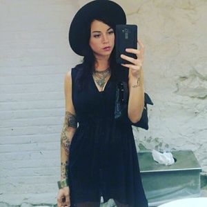 Meet your Posher, Dinah